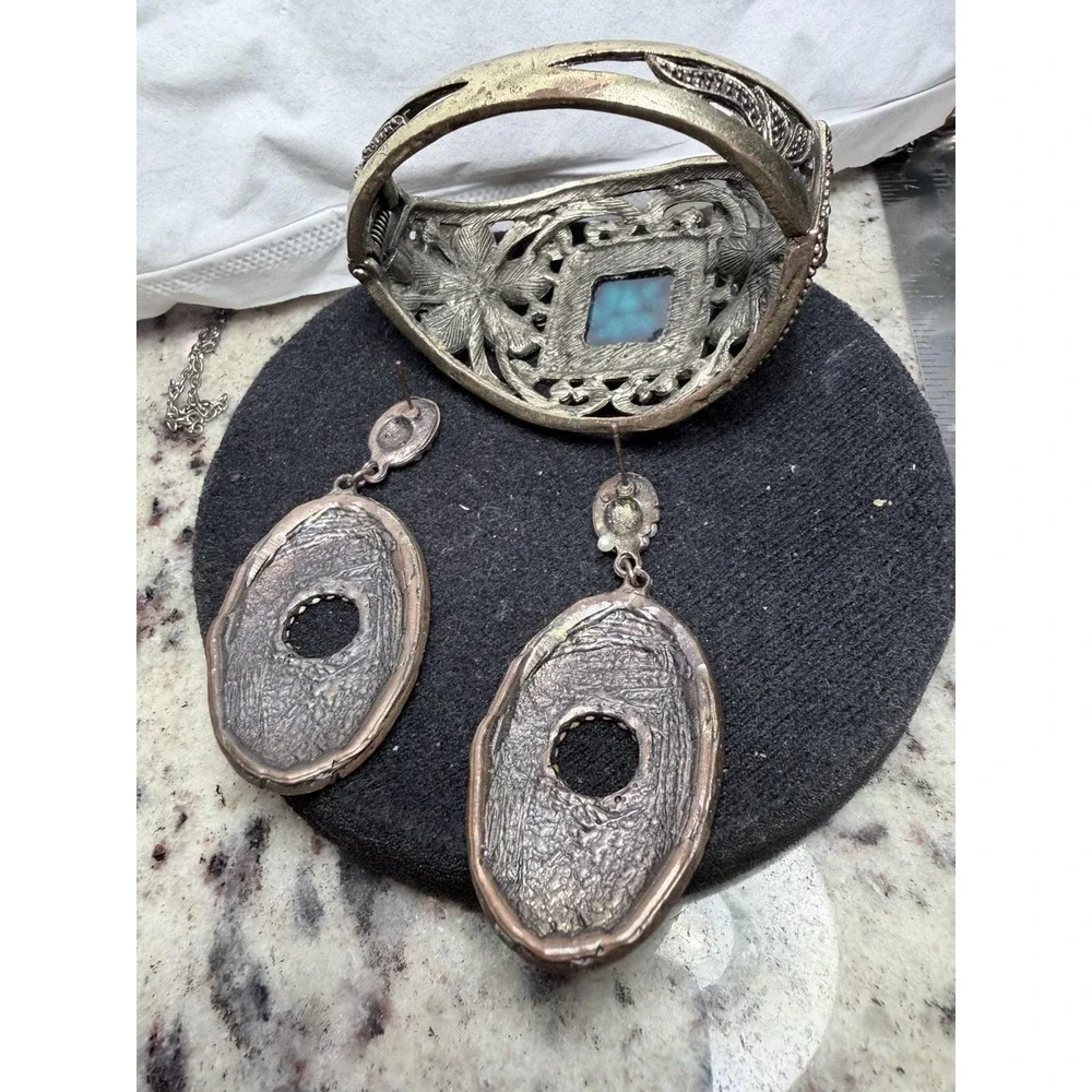 The Unbranded Brand vintage statement